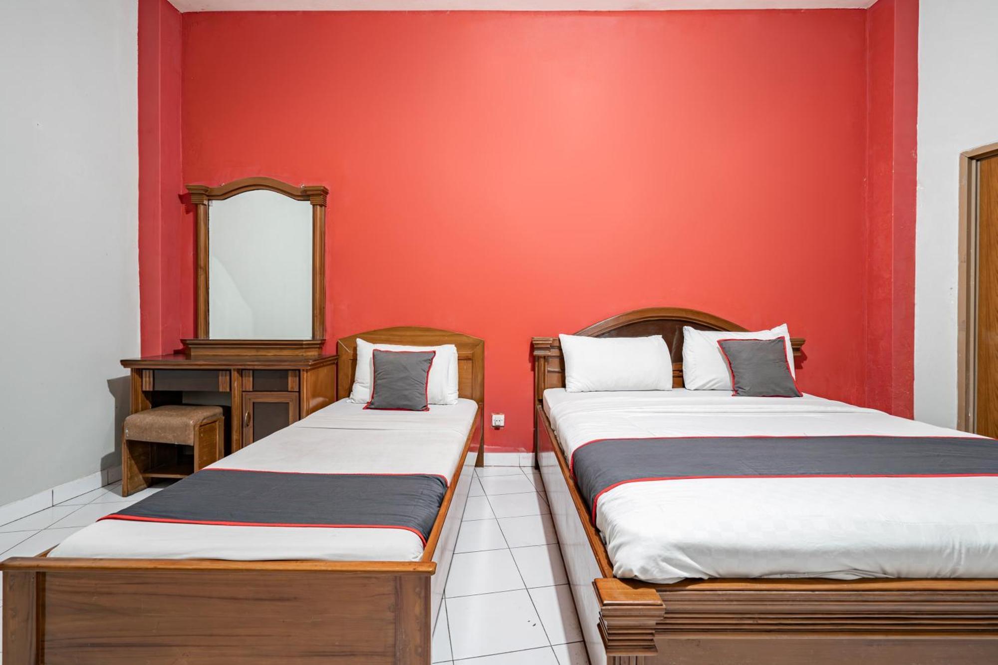 Collection O Tasikmalaya Near Stadium Wiradadaha Formerly Hotel Abadi Ngoại thất bức ảnh